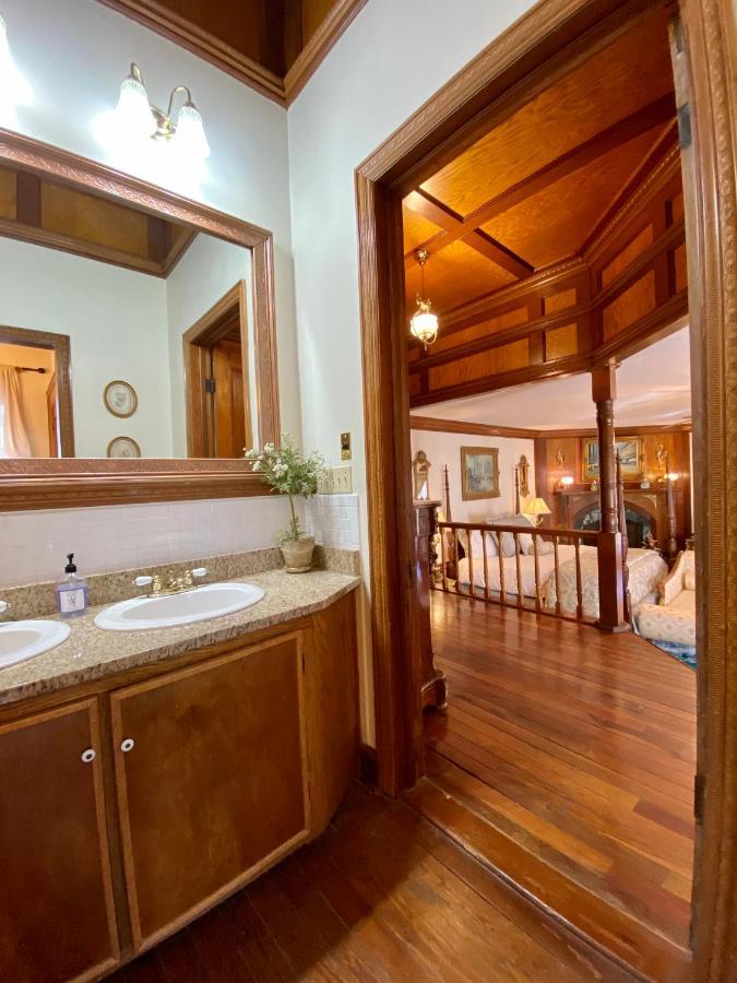 Intermission Hogan House Bed & Breakfast Hogansville Exterior photo