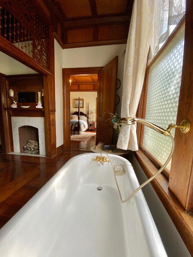 Intermission Hogan House Bed & Breakfast Hogansville Exterior photo